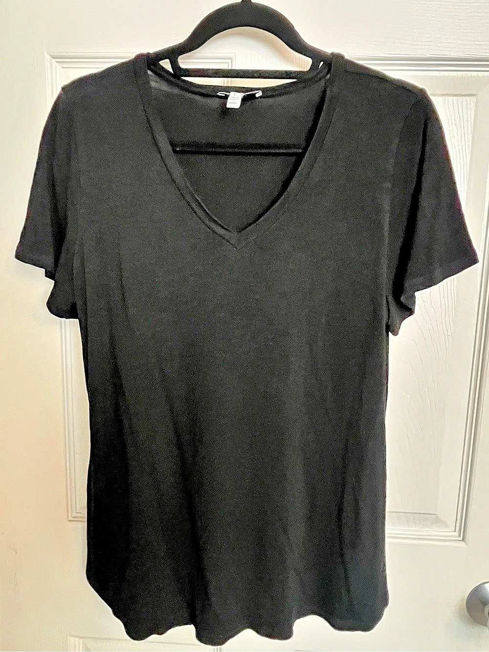 Jessica Simpson Flutter Sleeve V-Neck Tee Black Large